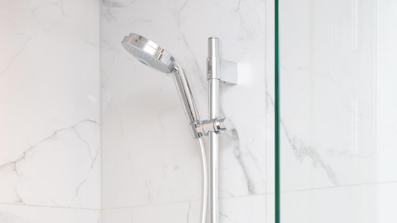 Horizon By Skycity Оукланд Екстериор снимка A shower head