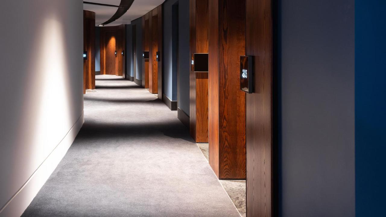 Horizon By Skycity Оукланд Екстериор снимка A corridor at the InterContinental London The O2