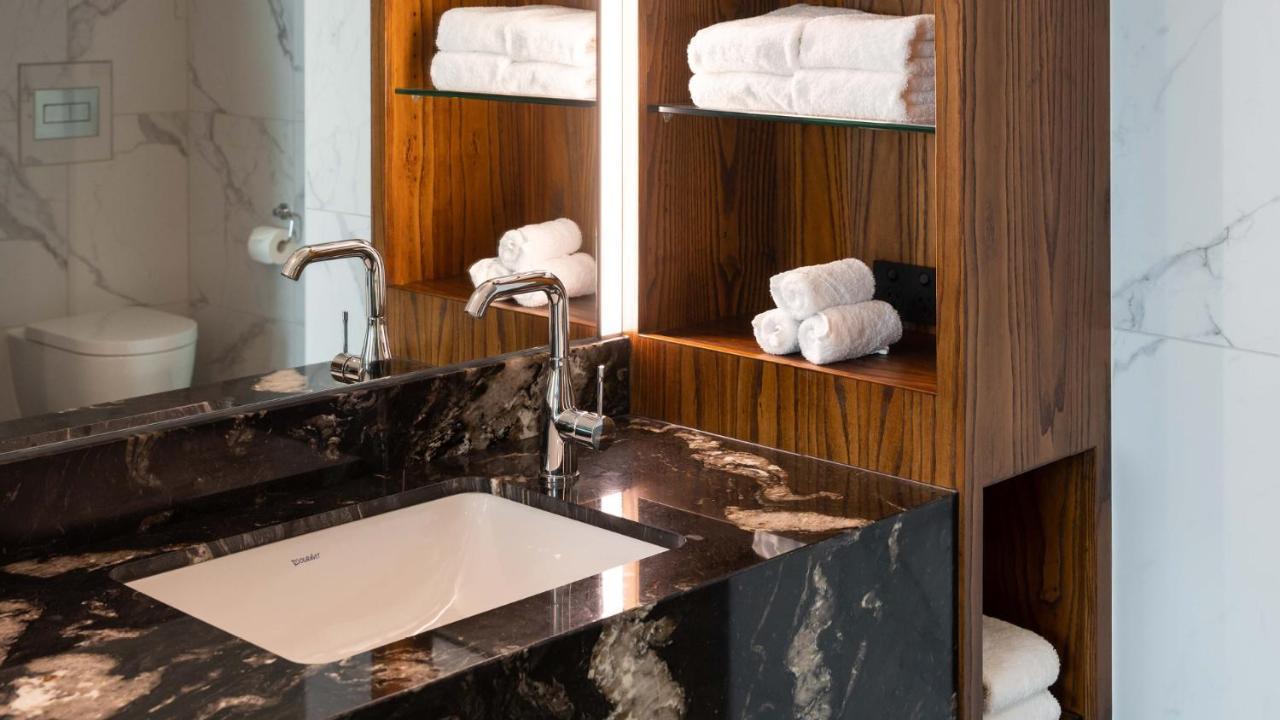 Horizon By Skycity Оукланд Екстериор снимка Bathroom