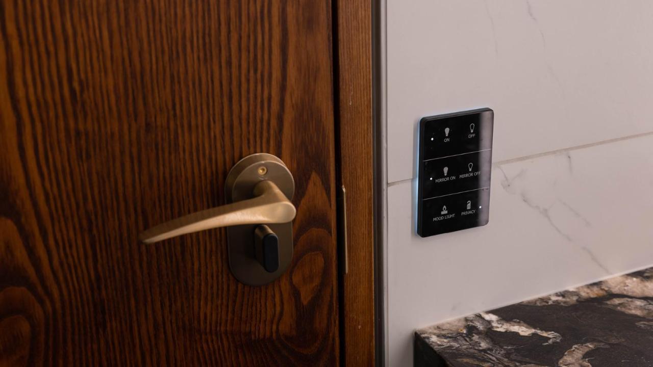 Horizon By Skycity Оукланд Екстериор снимка A keypad entry system