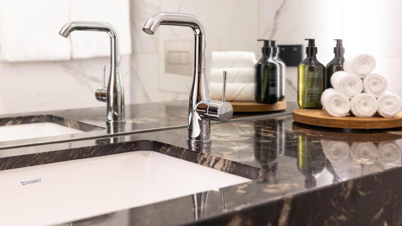 Horizon By Skycity Оукланд Екстериор снимка Bathroom taps