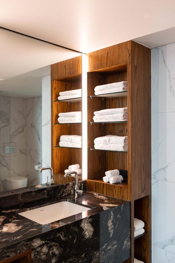 Horizon By Skycity Оукланд Екстериор снимка A bathroom cabinet