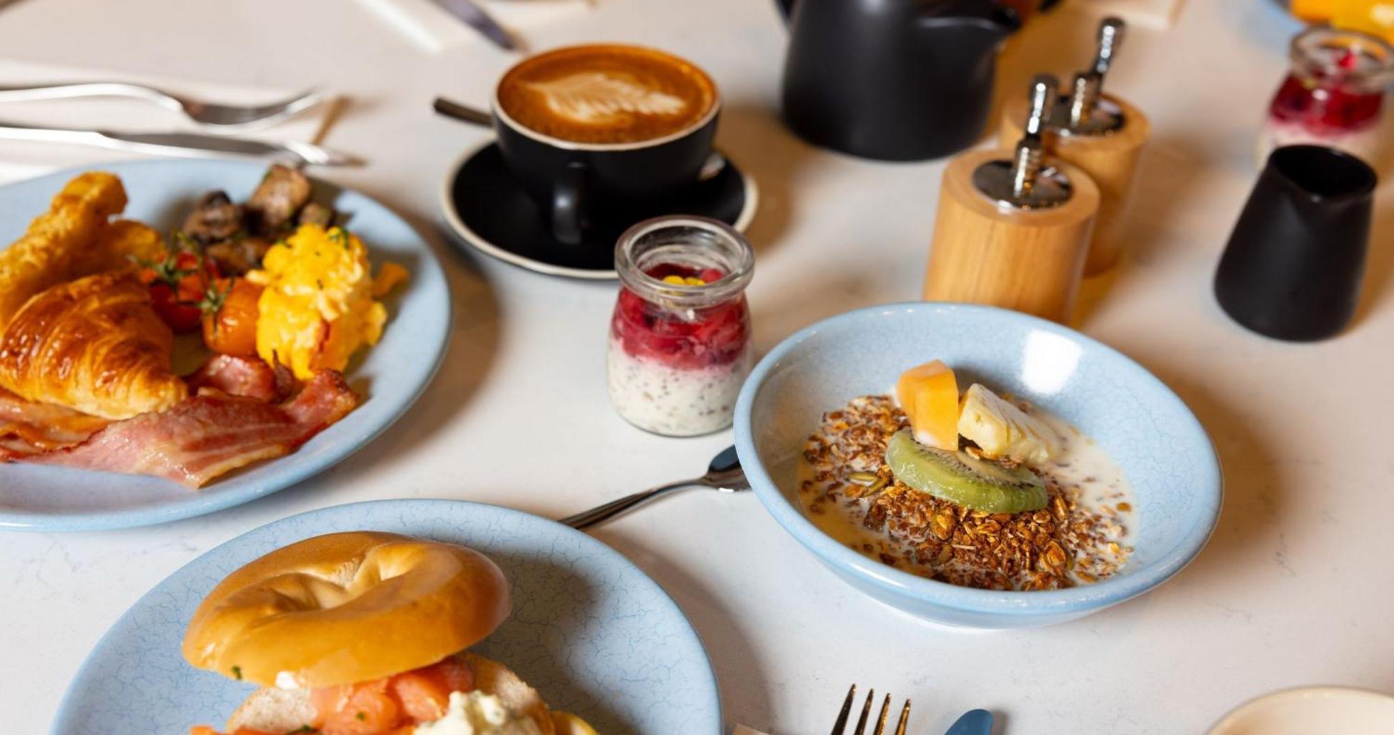 Horizon By Skycity Оукланд Екстериор снимка Breakfast at the Bluebird Cafe